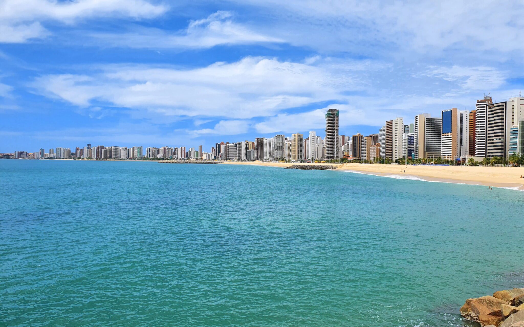 Praia em Fortaleza Ceara scaled